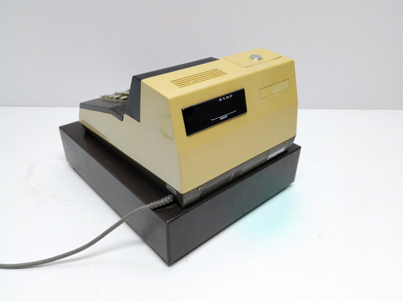 caja registradora comercio plastico llaves nofunc 29.5x35x40.5 1u